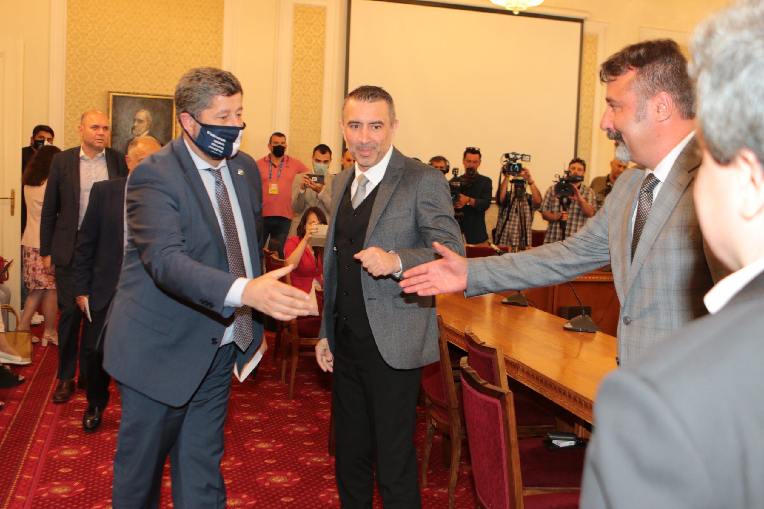 Парламент консултации ИТН Да България