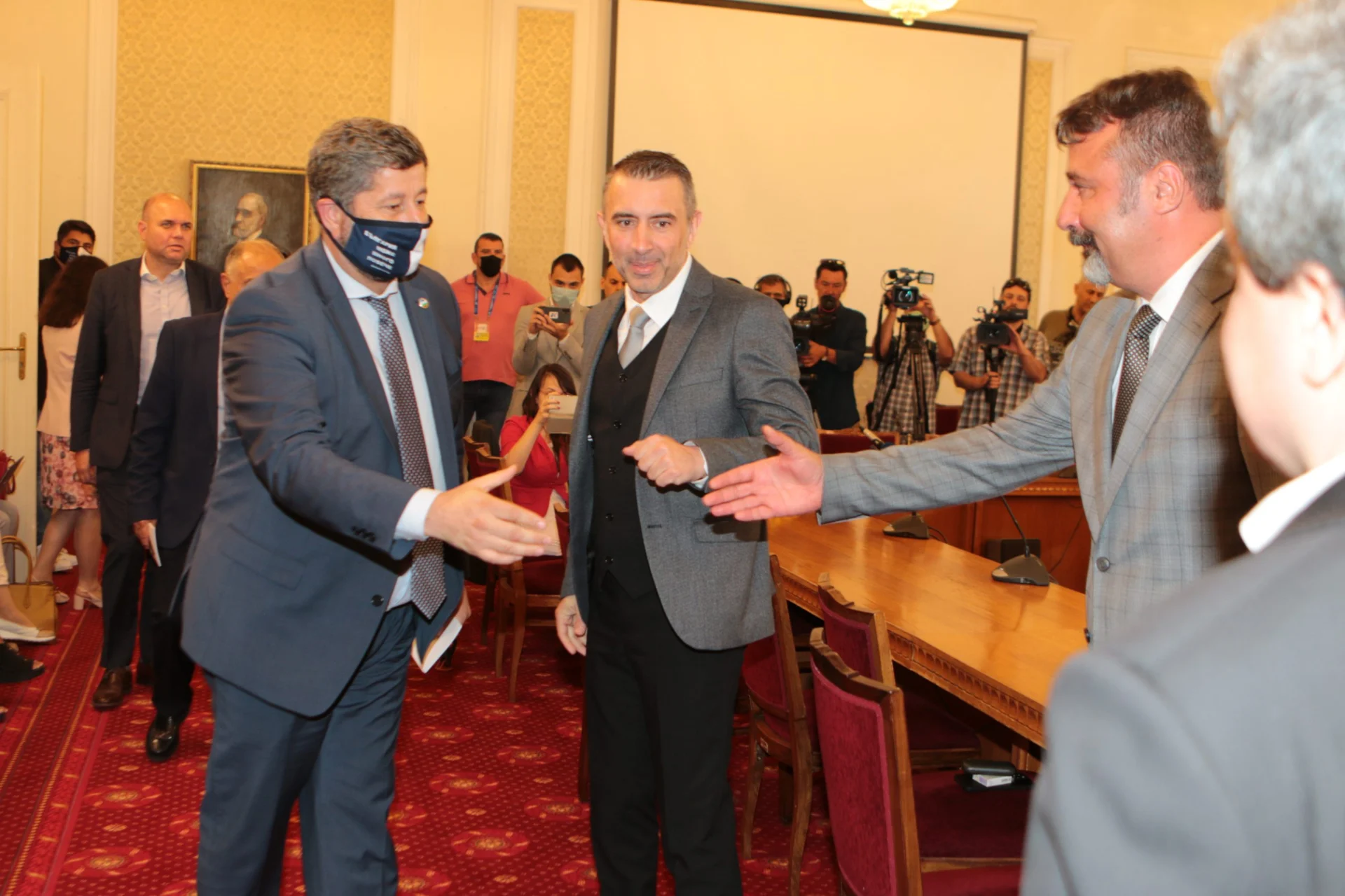 Парламент консултации ИТН Да България