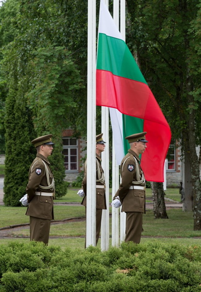 българско знаме нато
