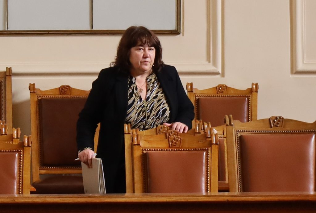 Фискалният резерв е намалял до около 10.4 млрд. лева 10 Парламент изслушване на Росица Велкова министър на финансите