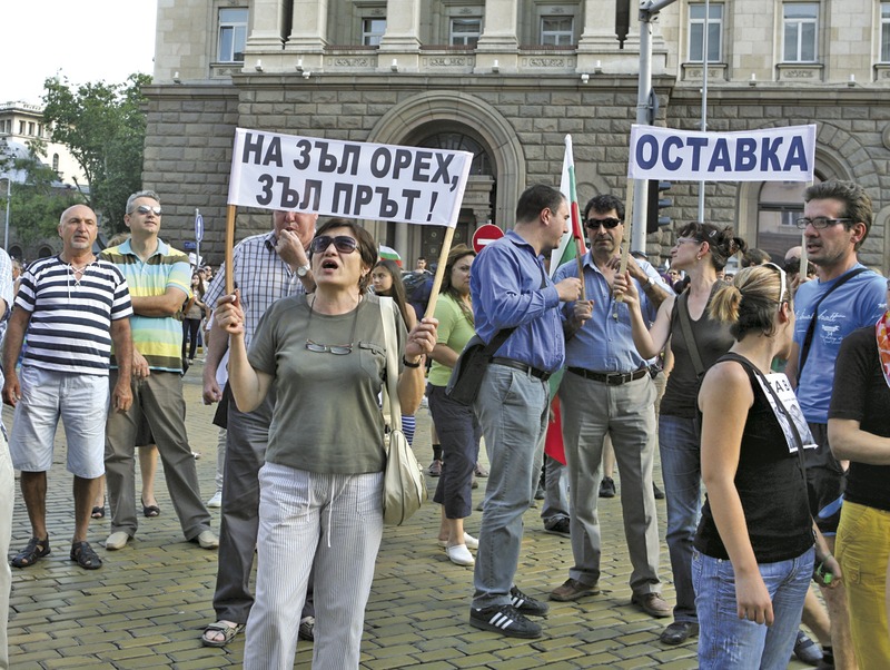 Езикът на протеста не е езикът на властта.