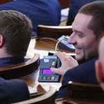 Парламент гласуване