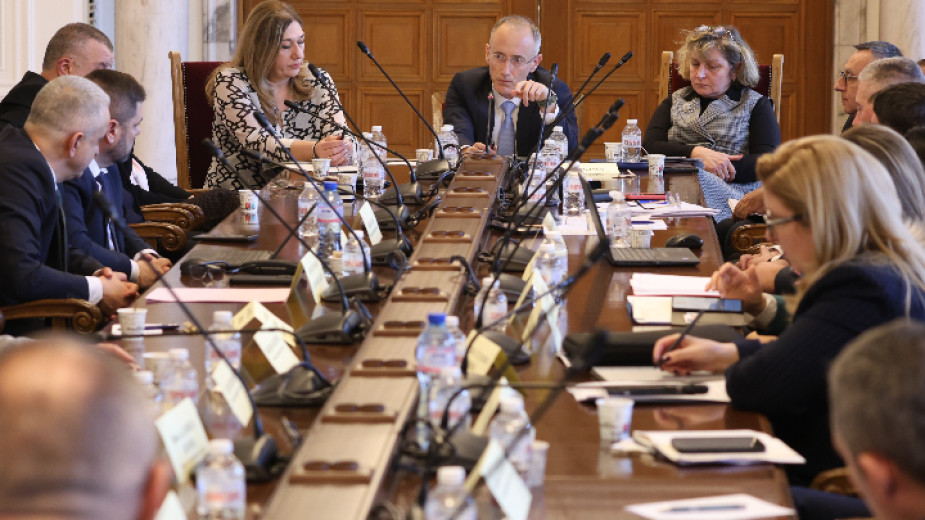 Ресорната комисия на НС прие на първо четене проектобюджета в частта му за образованието и науката