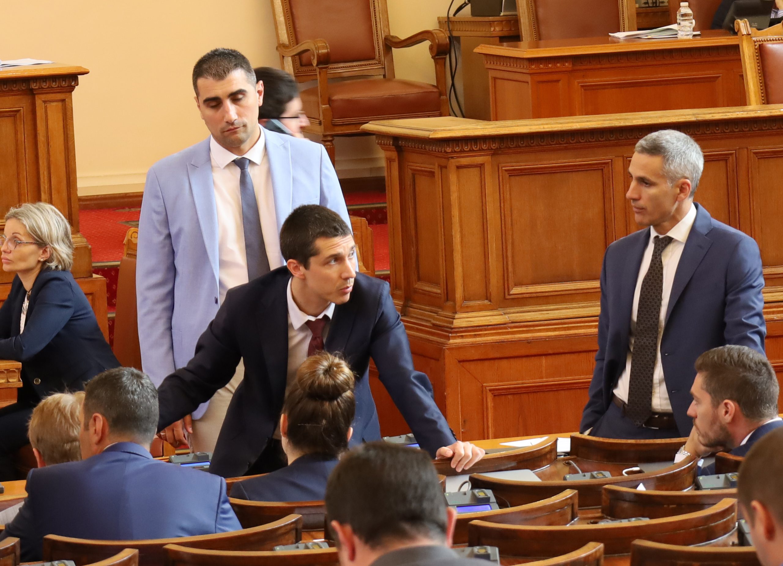 Парламент държавен бюджет Мирослав Иванов Андрей Гюров