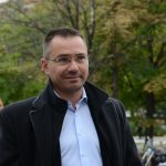 Ангел Джамбазки покани своите конкуренти в битката за София  в поликлиниката на Военномедицинска академия (ВМА) да си направят кръвни тестове за наркотици.