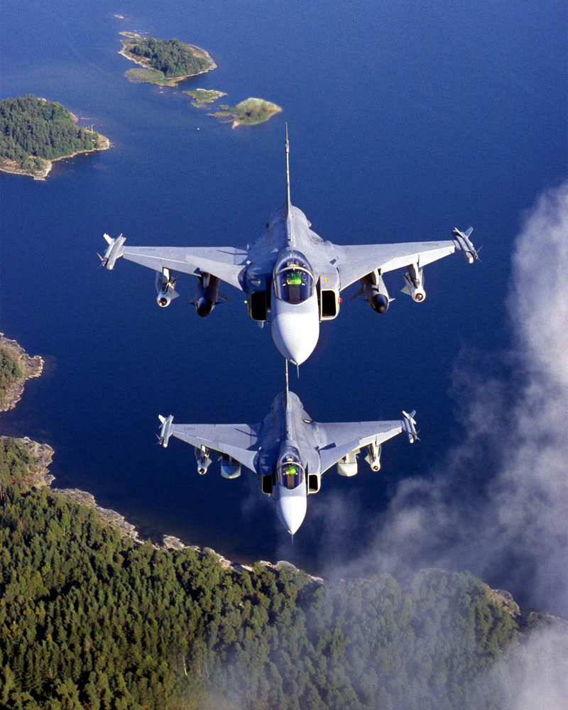 Шведски изтребители "Грипен"