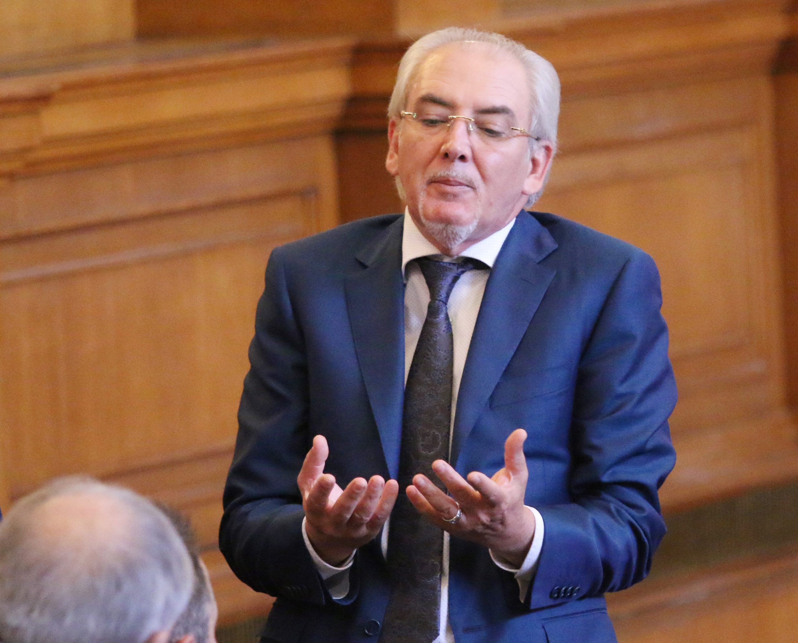 Лютви Местан