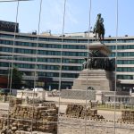 Ремонт на жълтите павета пред парламента