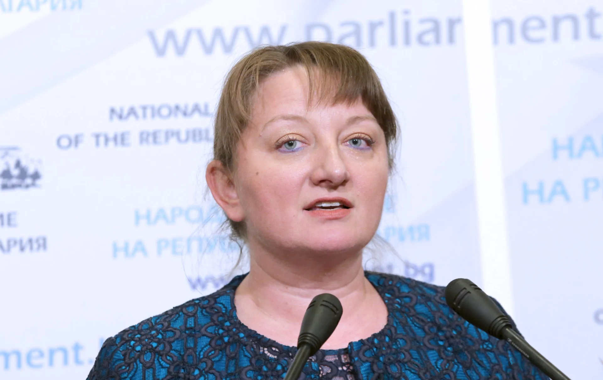 Деница Сачева Парламент