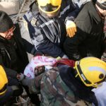 Наим Баяслъ (32 г.) бе спасен от развалините на срутена сграда в град Хатай