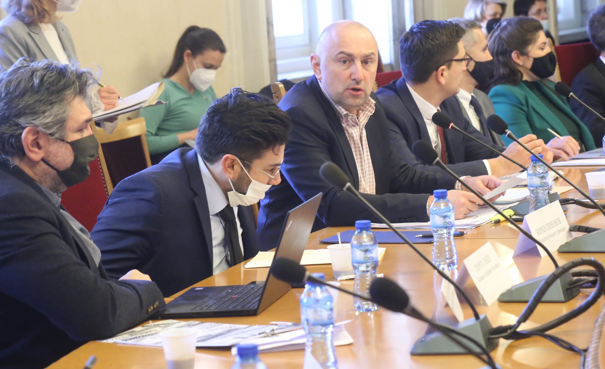 Парламент Комисия по бюджет и финанси