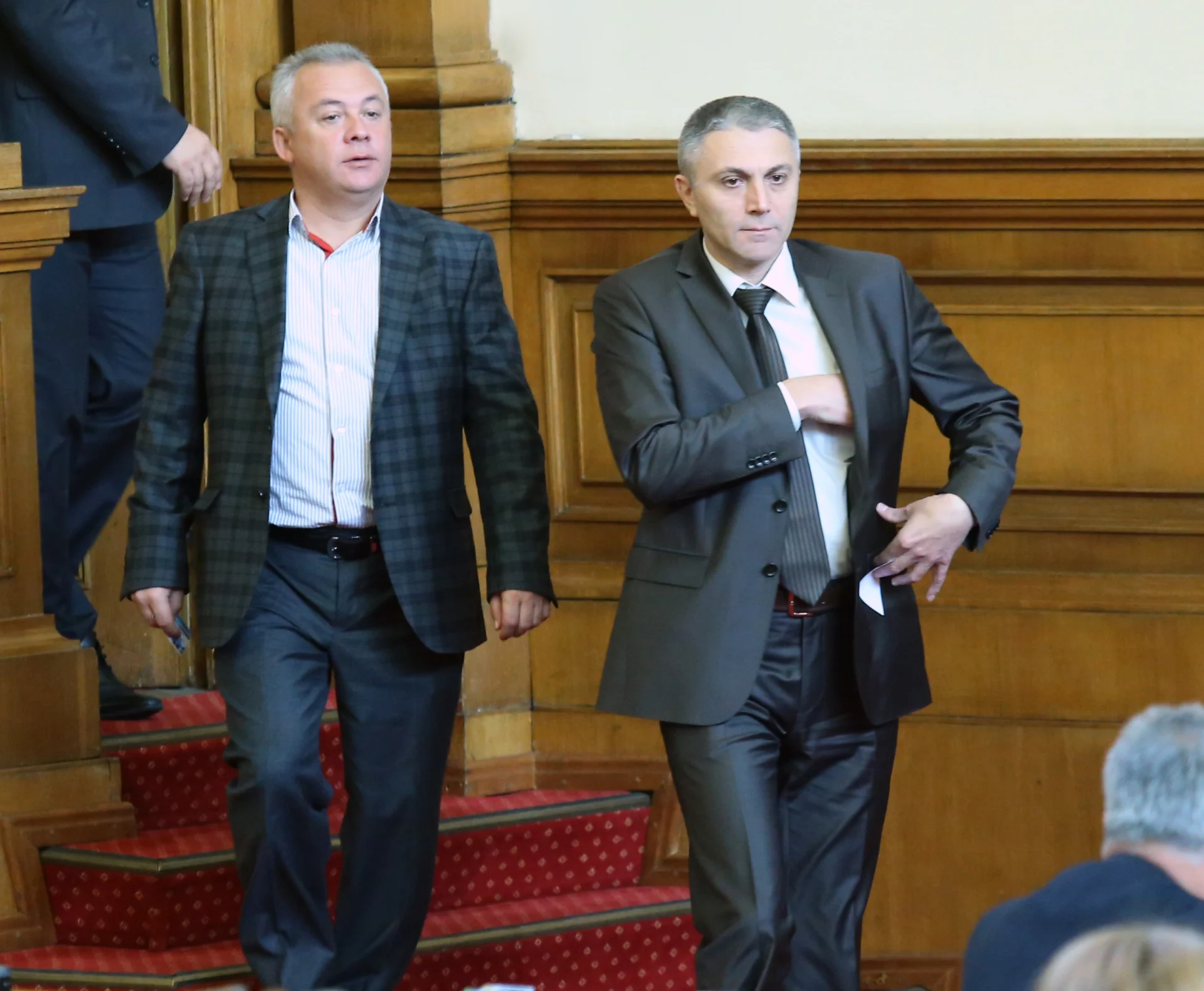 Парламент Мустафа Карадайъ