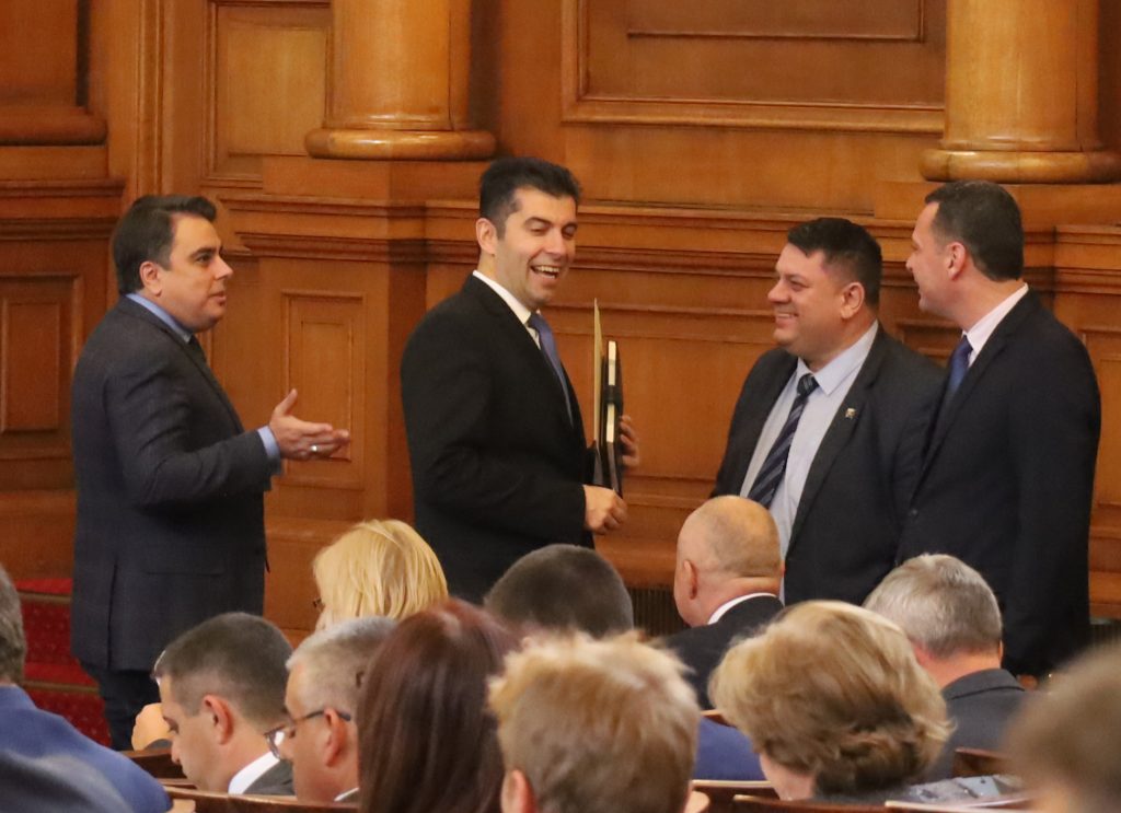 Петков: През следващата седмица ще гледаме "Шоуто на Борисов" 9 Парламент Кирил Петков