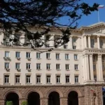 МС отпусна над 860 000 лева за осмокласници в защитени специалности при нови 278 защитени детски градини и училища
