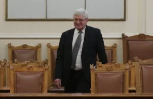 Парламент Кирил Ананиев