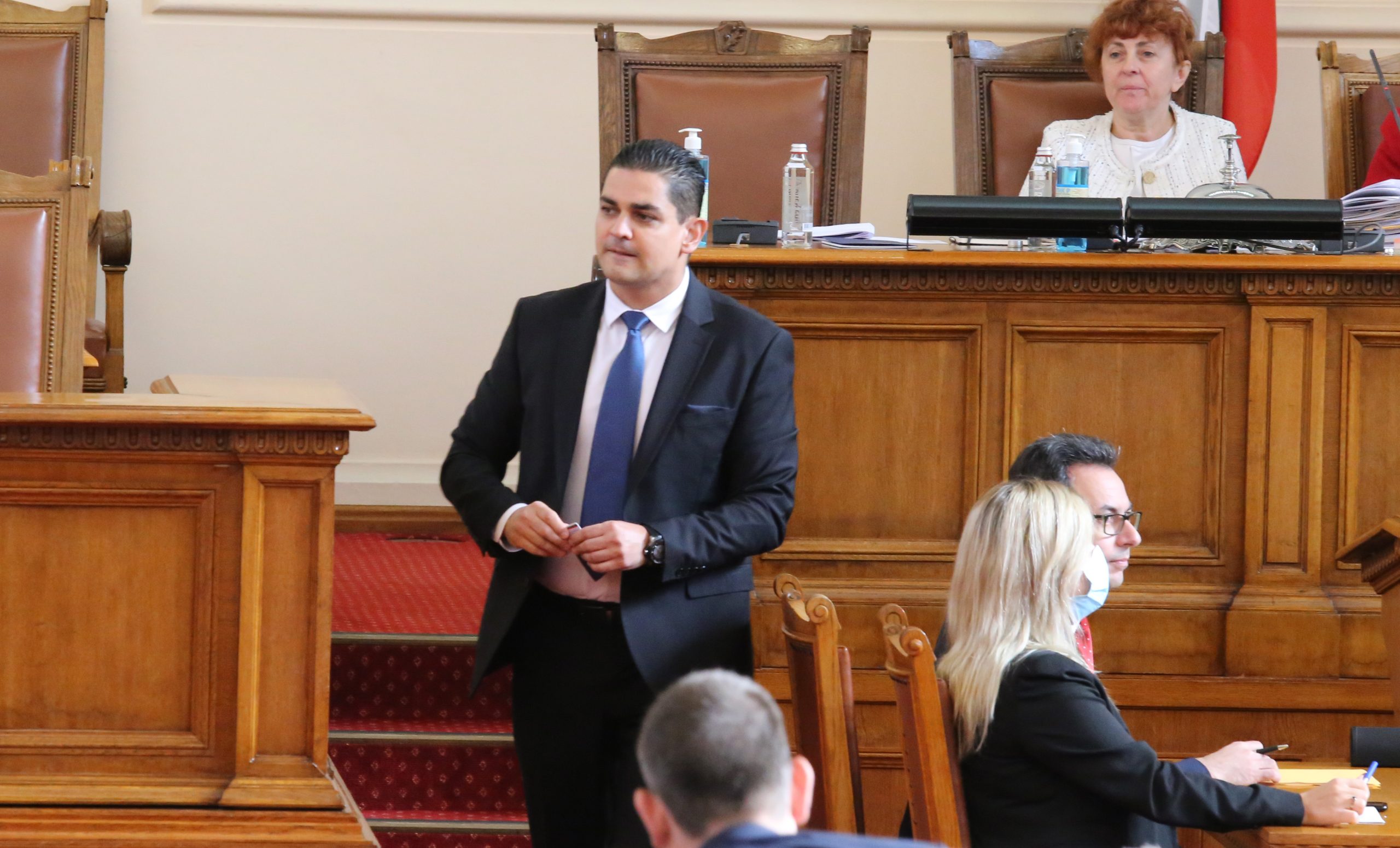Парламент Радостин Василев