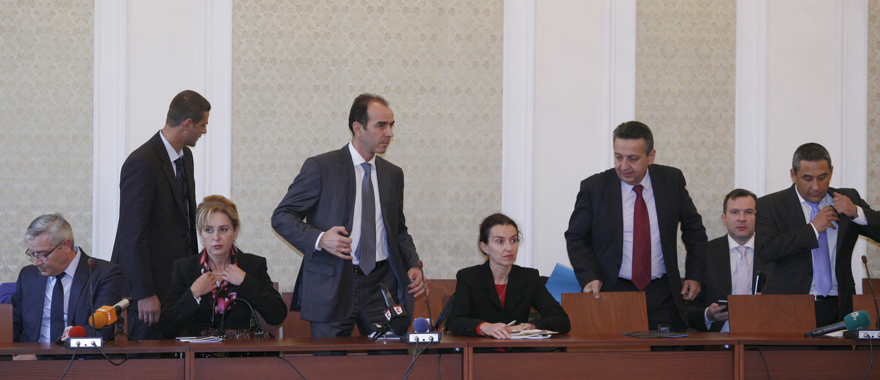 ПарламентПърво заседание на временната комисия по бюджет и финанси. Бяха разгледани докладът на БНБ за КТБ