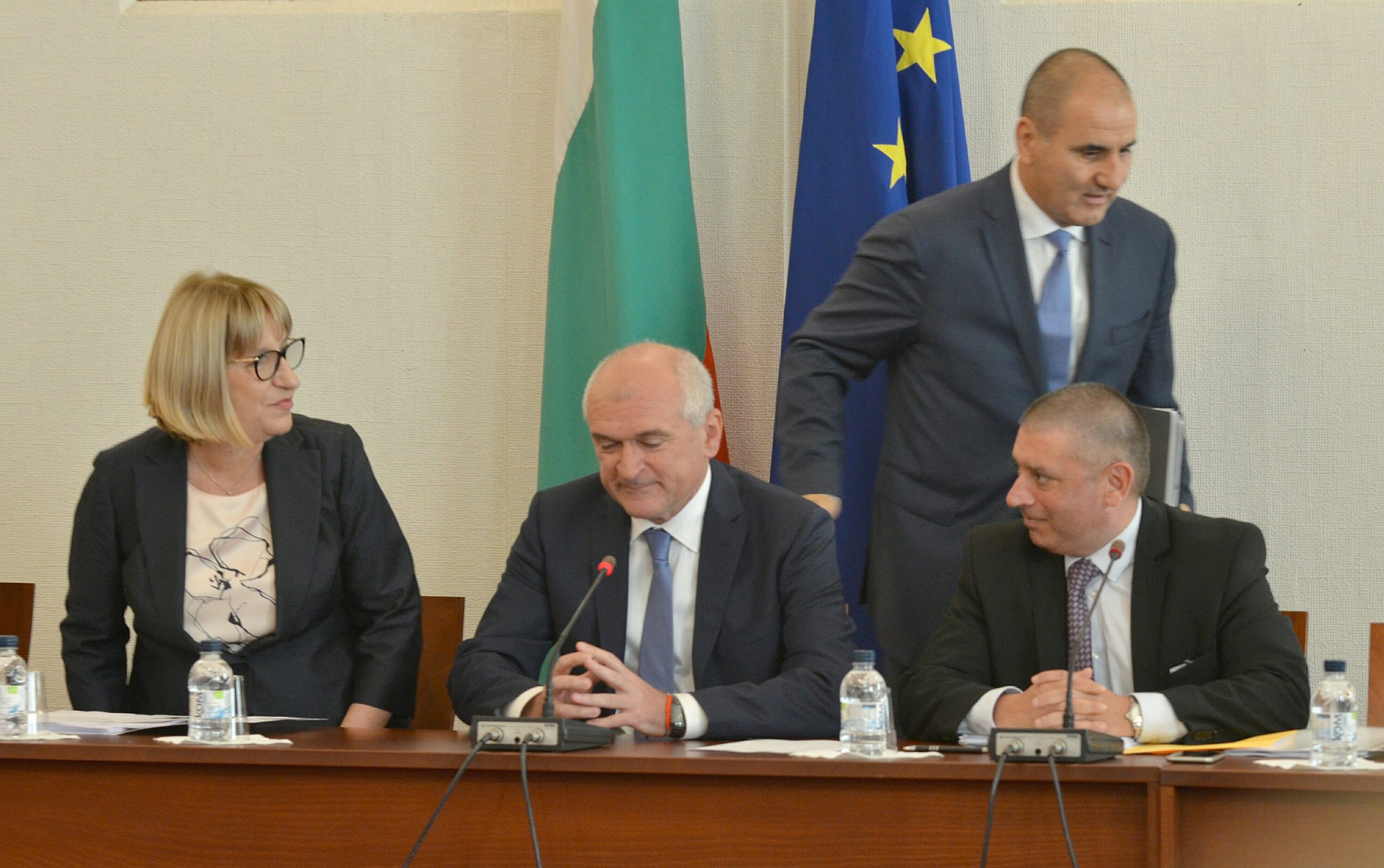 Парламент Цецка Цачева мин. на правосъдието