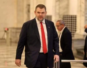 Съдът гледа искането на ДПС за изключването на Пеевски