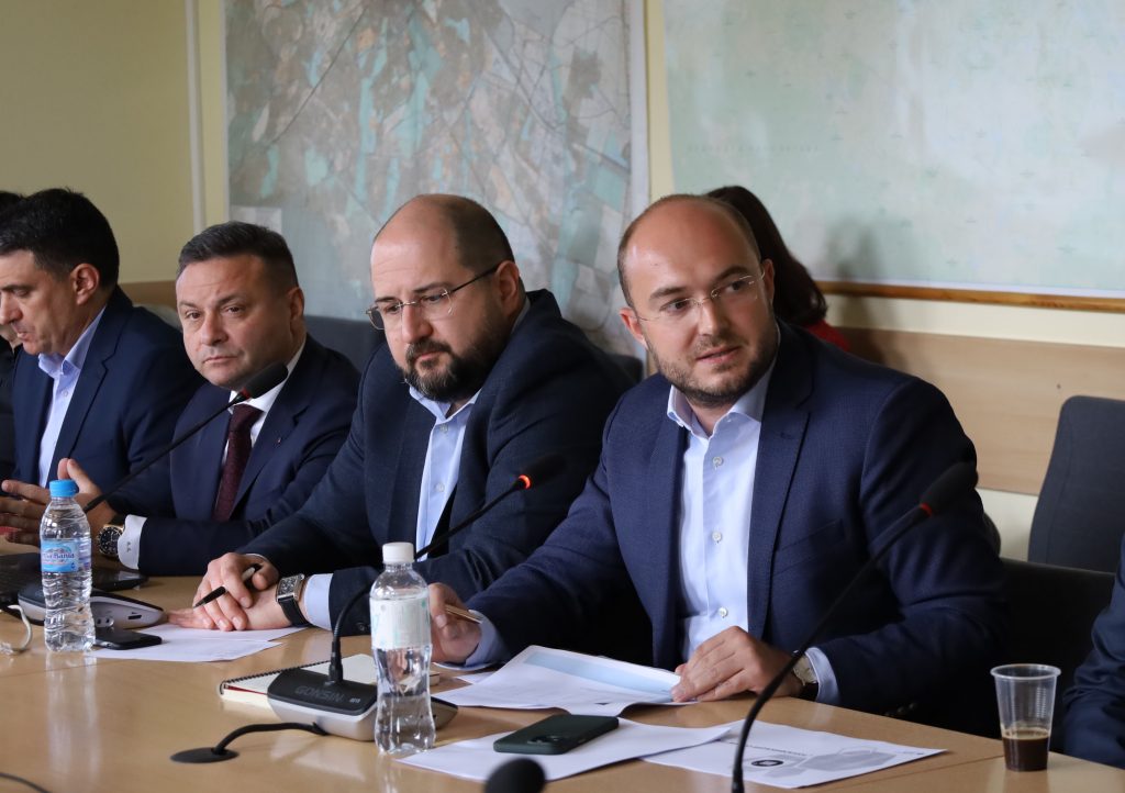 Ръководствата на “Топлофикация - София” ЕАД и "Столичен автотранспорт" бяха изслушани в комисия по инженерна инфраструктура Александънр Александров Прошко Прошков Георги Георгиев