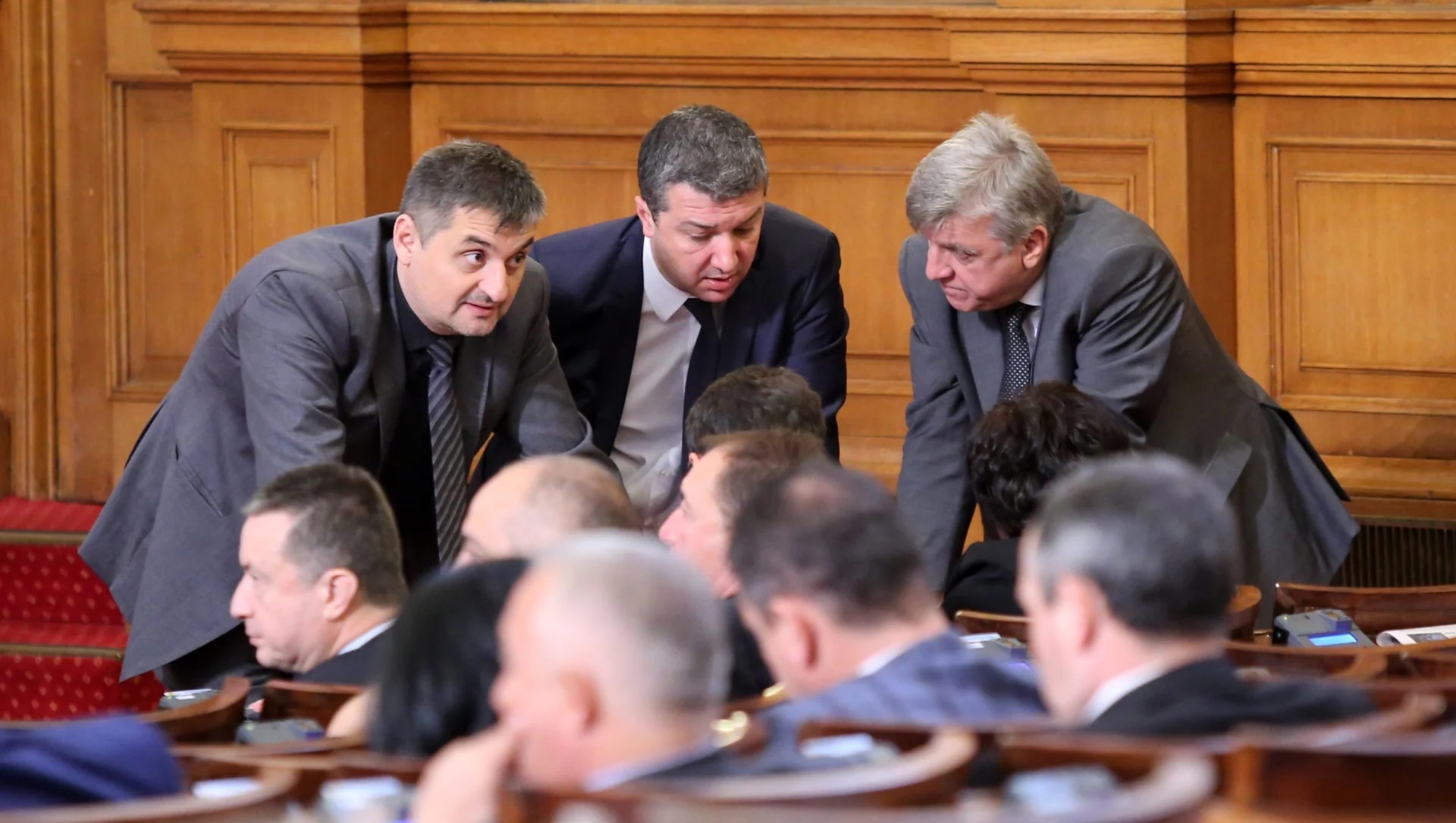 Парламент - Кирил Добрев