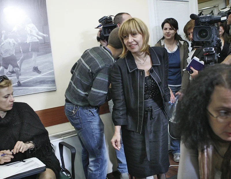 Министър Клисарова трябва да излезе с дългосрочна визия за бъдещето на висшето ни образование.