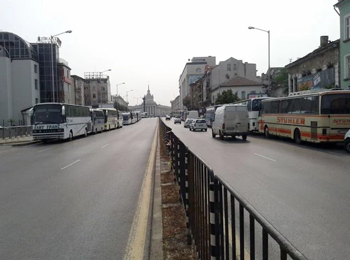 Автобуси протестиращи