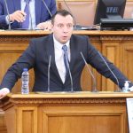 Парламент Петър Петров
