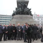 Народните представители от ПГ на „БСП лява България“ поднесоха цветя на паметника н а Цар Освободител за загиналите за Освобождението на България и за загиналите в тероризма