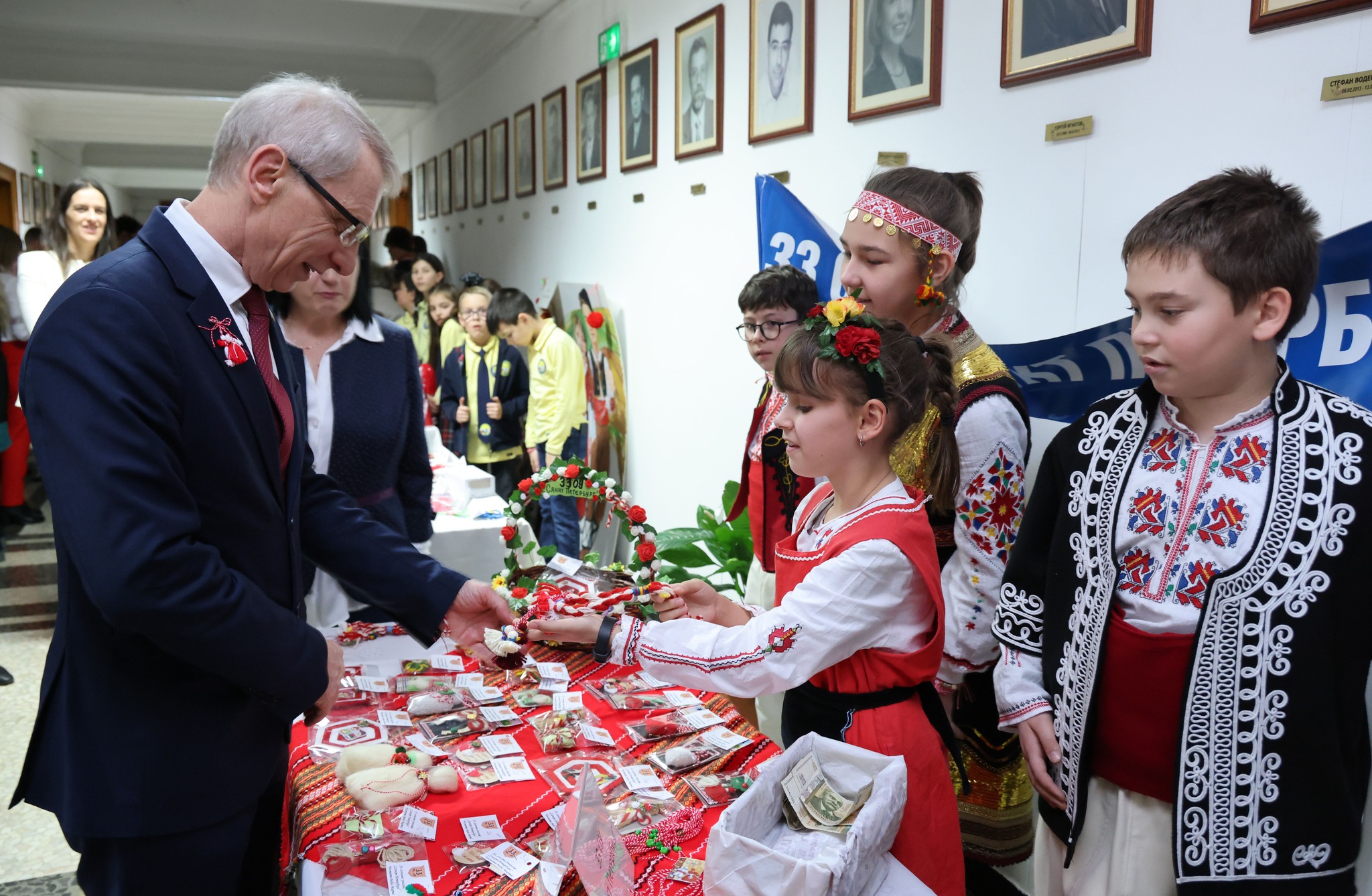 Николай Денков базар мартеници министерство на образованието и науката