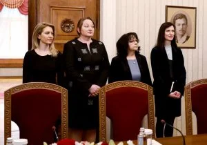 консултациите