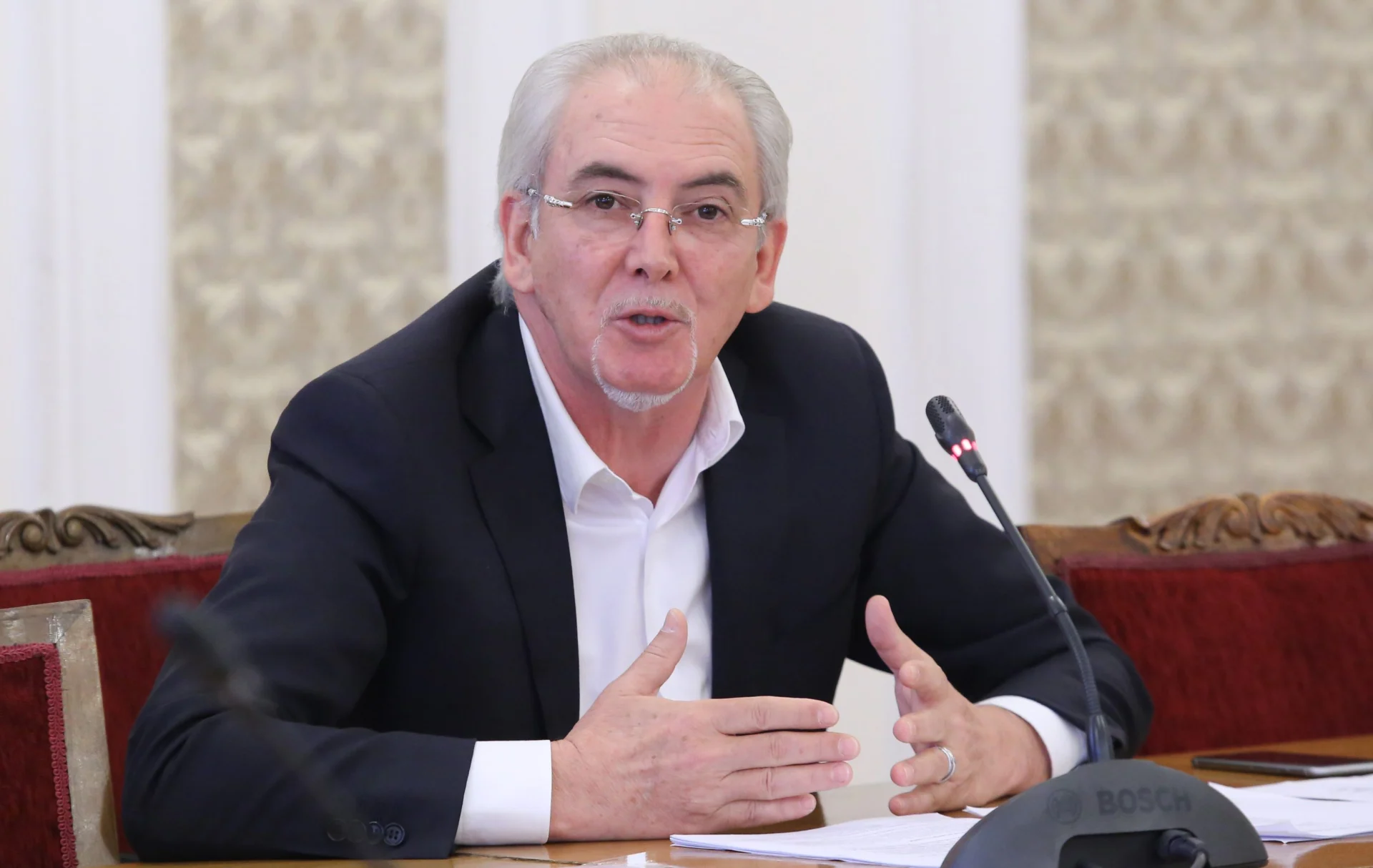 Парламент ДОСТ - Лютви Местан
