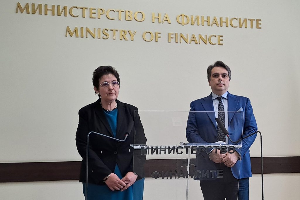 Трети опит за ремонт на банковата несъстоятелност 4 Людмила Петкова и Асен Василев