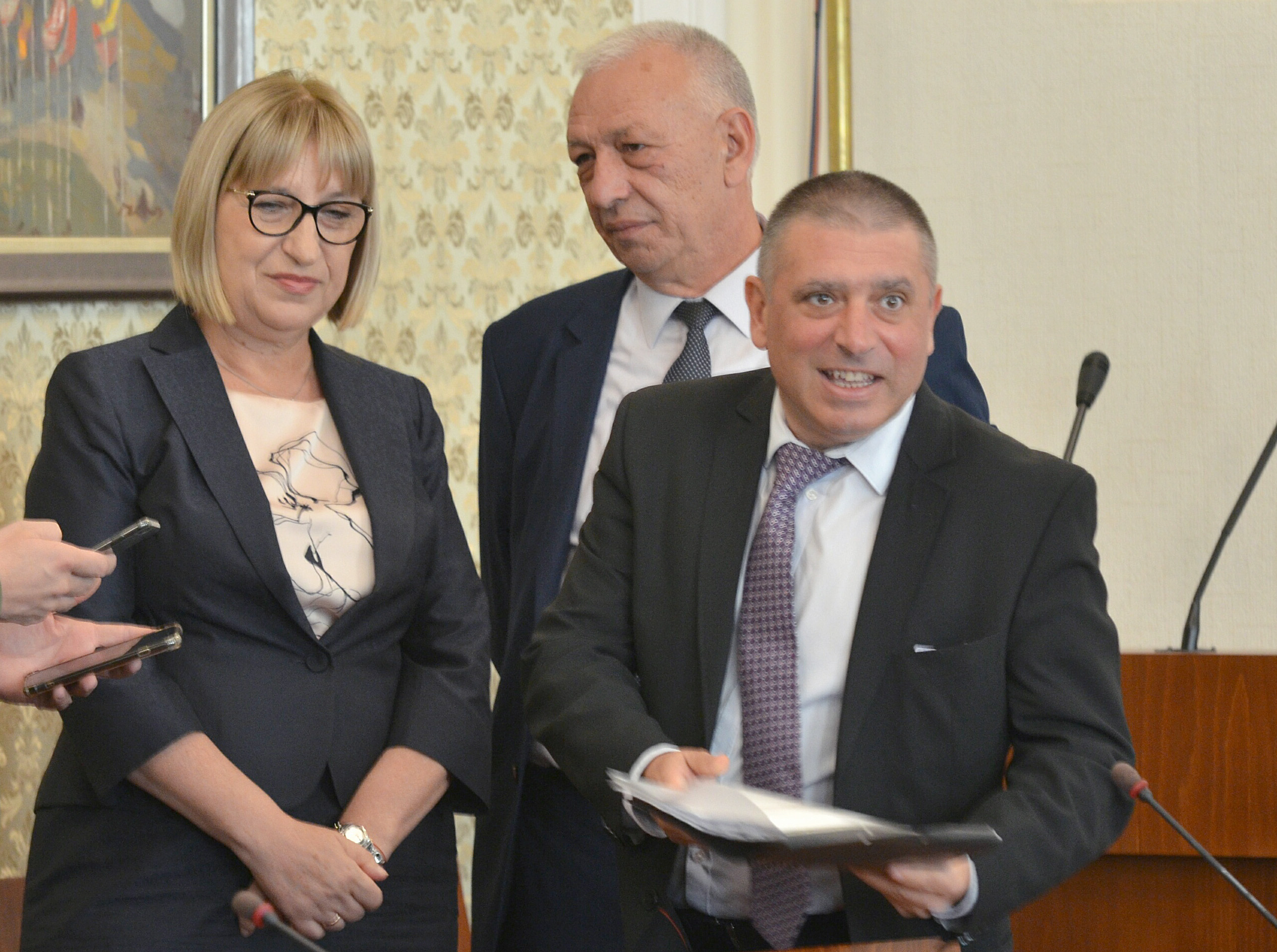 Парламент Цецка Цачева мин. на правосъдието