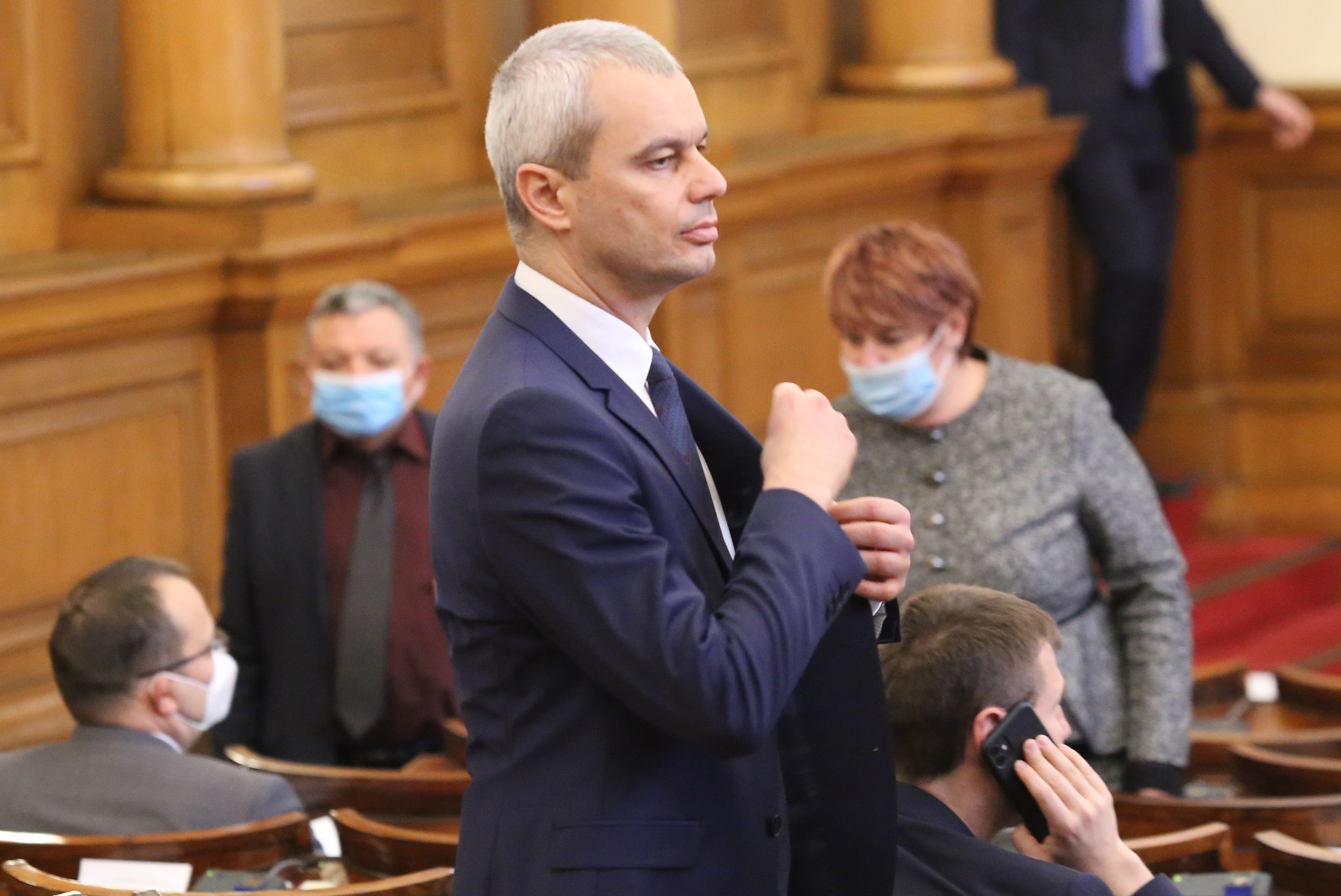 Парламент Костадин Костадинов