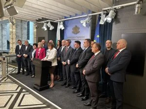 Ваня Григорова и Мая Манолова - новата патерица на Борисов, смятат от БСП