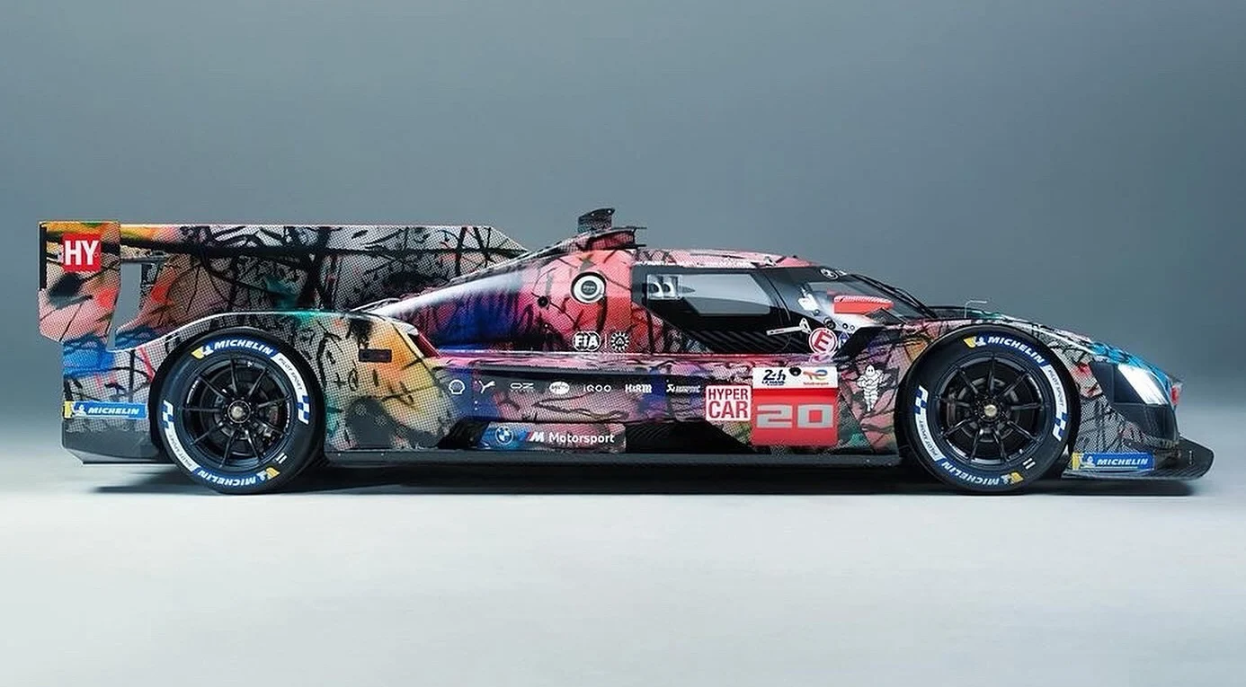 BMW Art Car с дизайн на Джули Мехрету е представен в център Помпиду в Париж