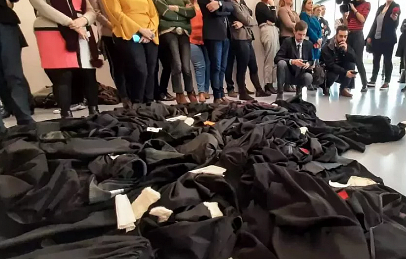 адвокати протест