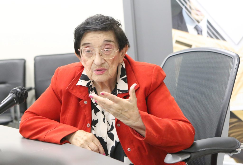 Мика Зайкова: Средната пенсия е 700 лв., а за живот са нужни 1250 лв. 6 Мика Зайкова