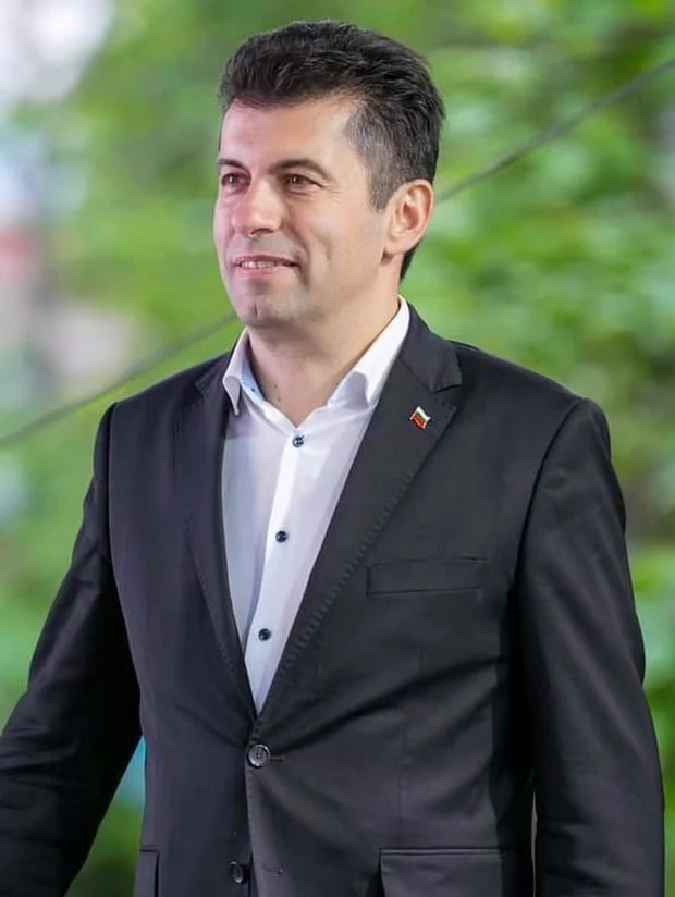 Кирил Петков