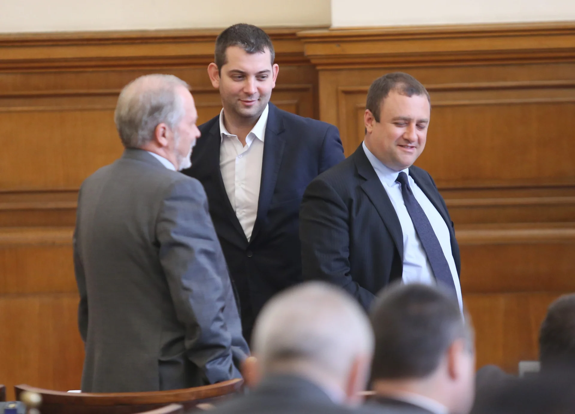 Парламент Борислав Великов