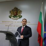 Министерство на икономиката Емил Караниколов защитни облекла