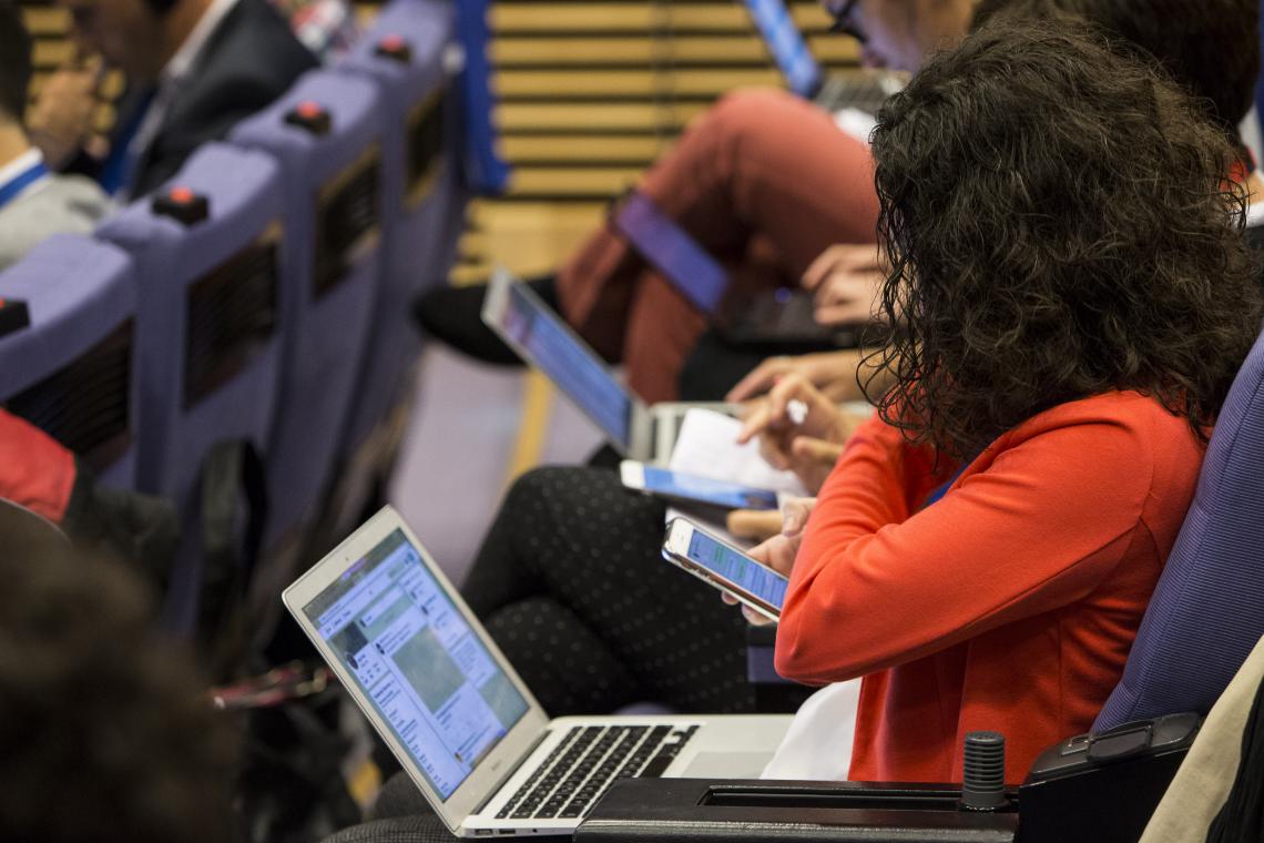 социални медии