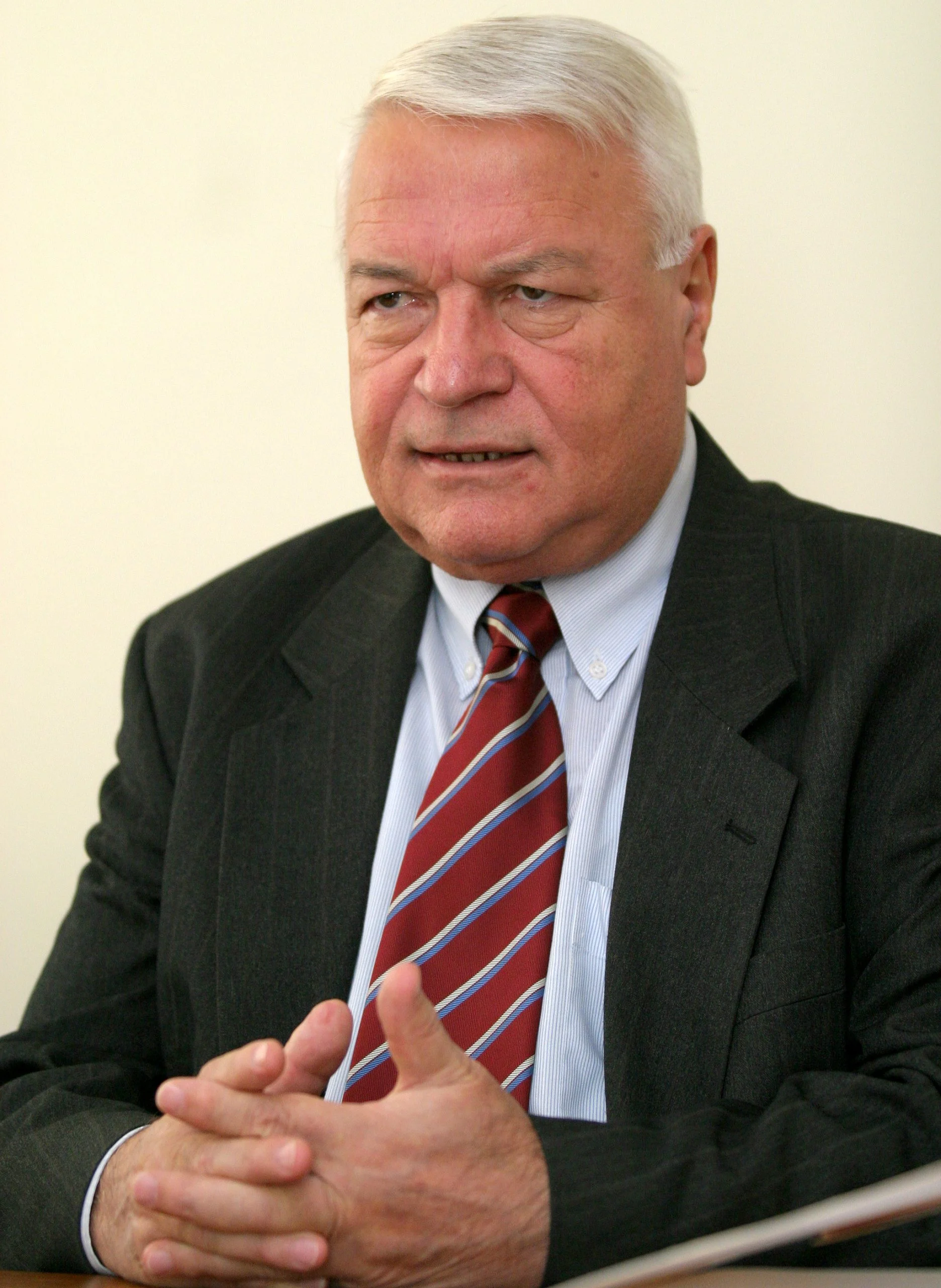 Димитър Ананиев - председател на помирителната комисия