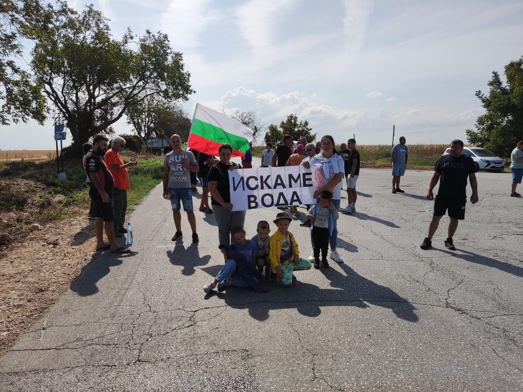 За девети път жителите на свищовските села протестират срещу безводието 9 безводието, безводие, свищовски села, протести