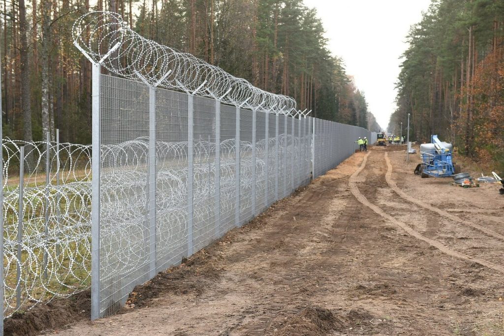 "Гранична полиция" отчита безпрецедентен мигрантски натиск 10 гранична ограда граница литва беларус