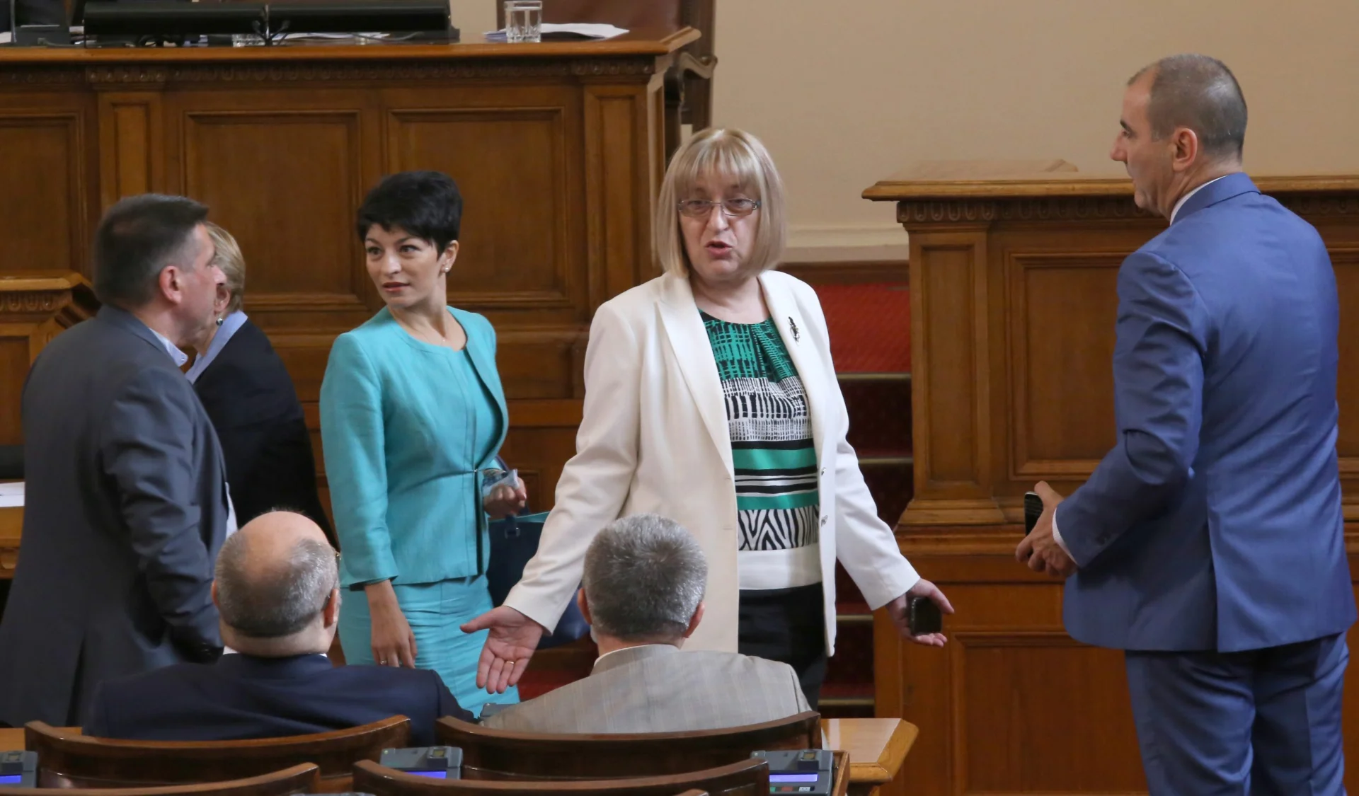 Парламент Цецка Цачева