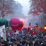 Демонстрация в Париж по време на националната стачка срещу планираната пенсионна реформа.