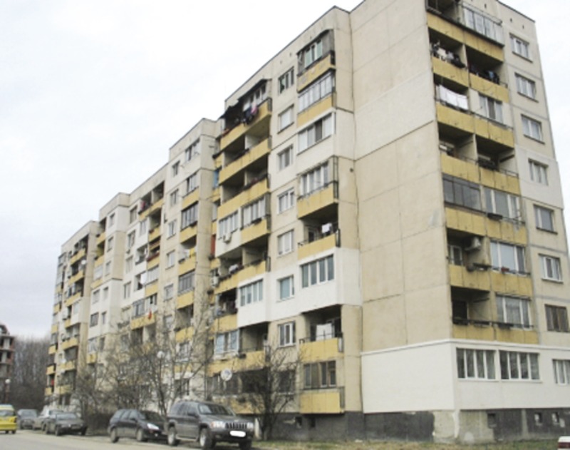 В столичния квартал "Люлин" се предлагат най-много едностайни апартаменти и други видове маломерни жилища предимно в панелни блокове от времето на социализма.