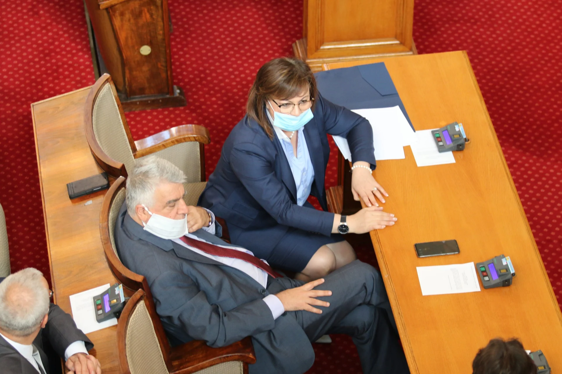 Парламент вот на недоверие Корнелия Нинова